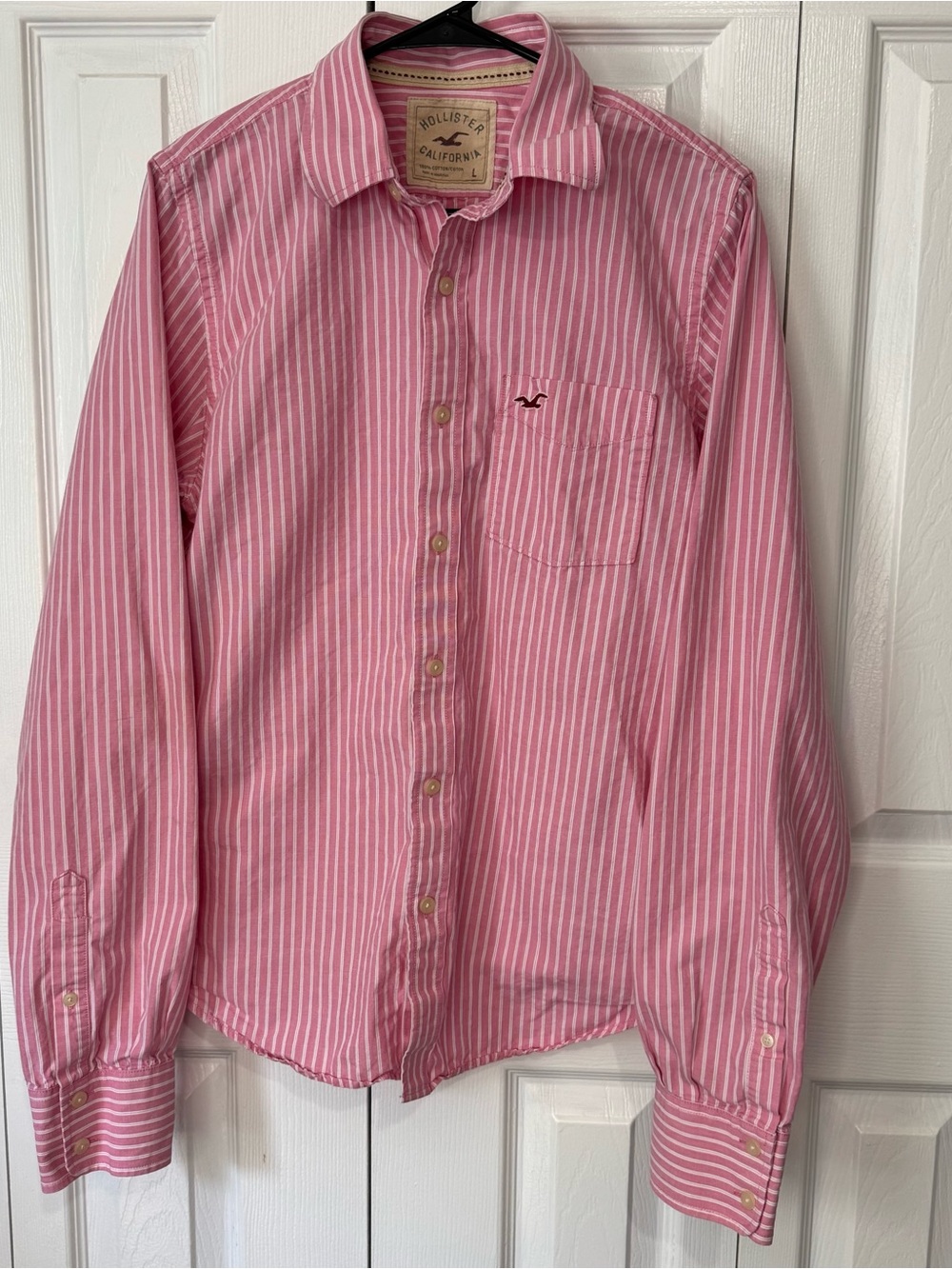 Hollister Men’s Pink and White Striped Button-Up Shirt